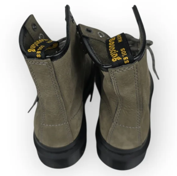 Dr. Martens 1460 Milled Nubuck Leather Ankle Boots Grey US Mens 4 / Womens 5 New